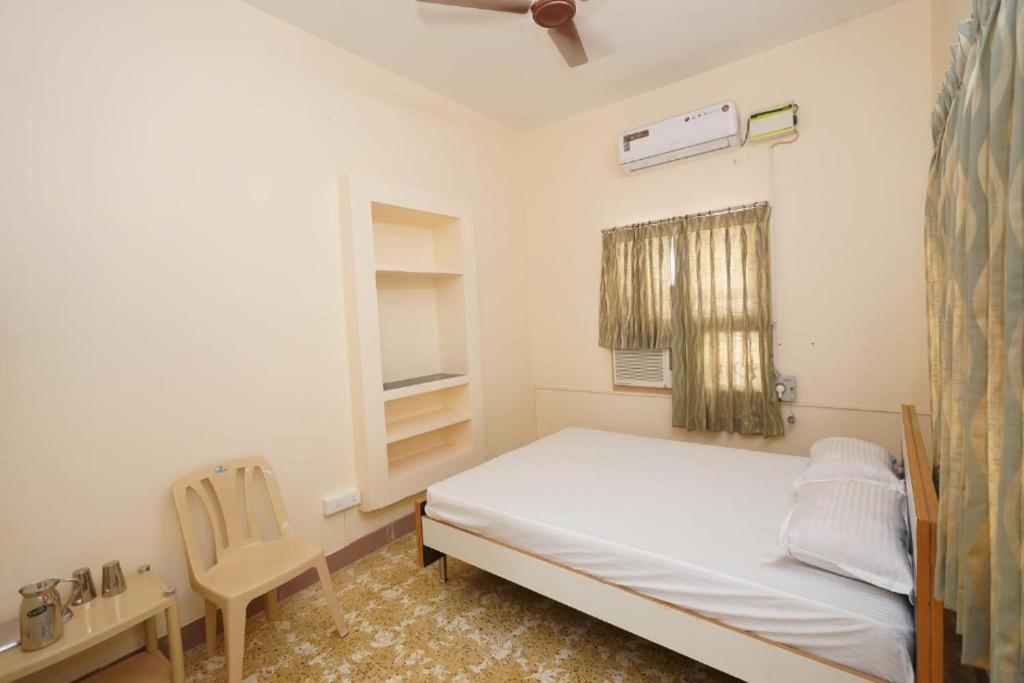Sowmya Lodge Tiruchirappalli Εξωτερικό φωτογραφία