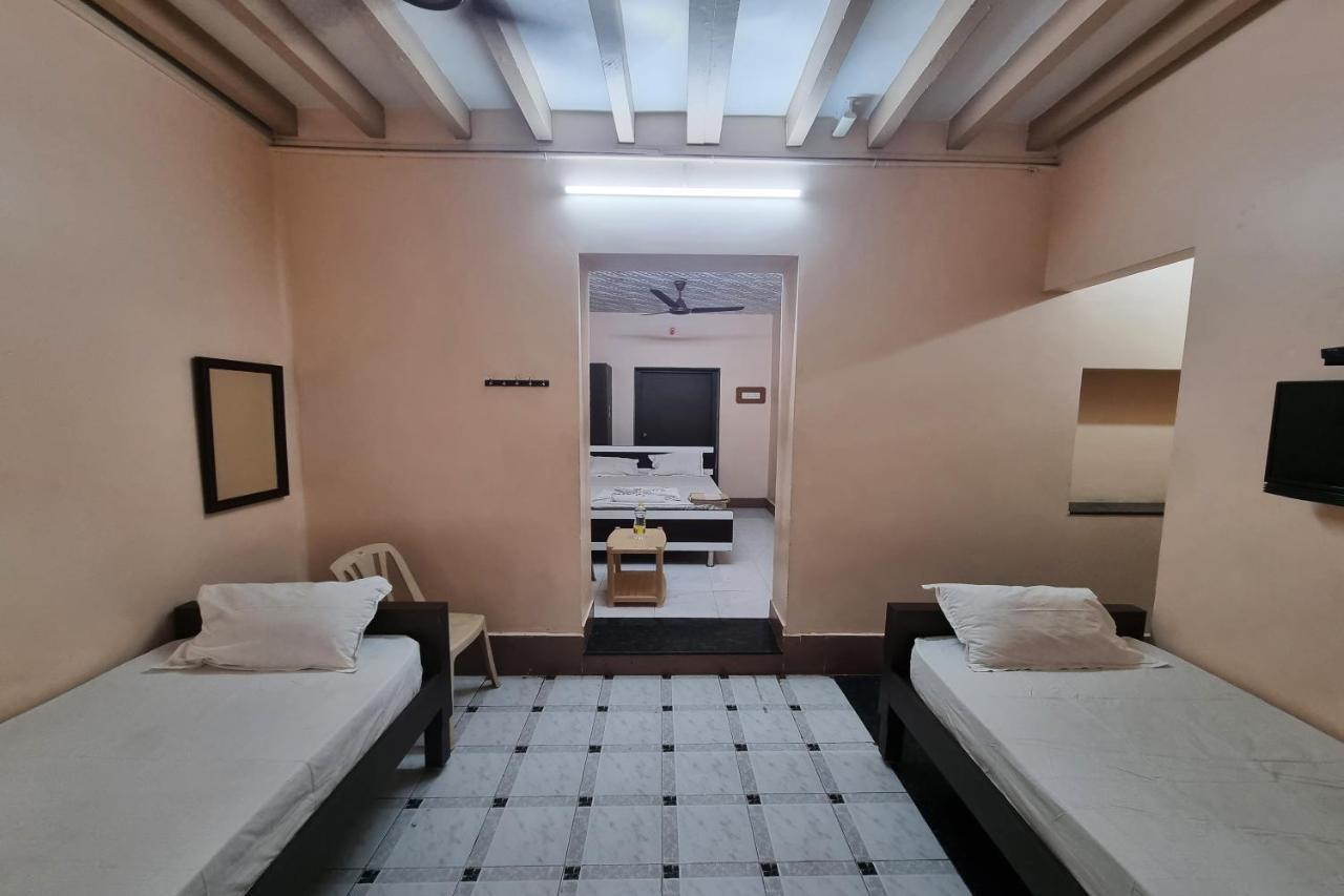 Sowmya Lodge Tiruchirappalli Εξωτερικό φωτογραφία