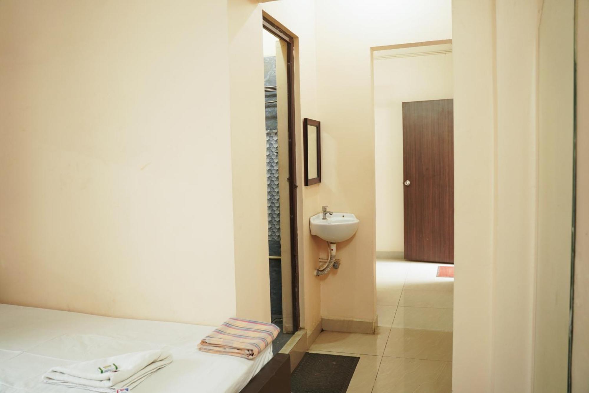 Sowmya Lodge Tiruchirappalli Εξωτερικό φωτογραφία